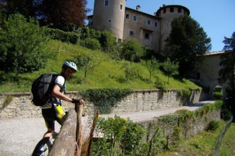 Castello nei pressi di Campo Lomaso